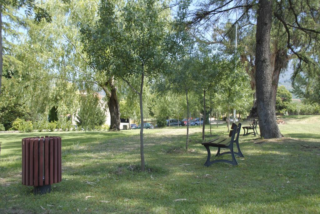 Salugral Termal Resort Hervas Bagian luar foto
