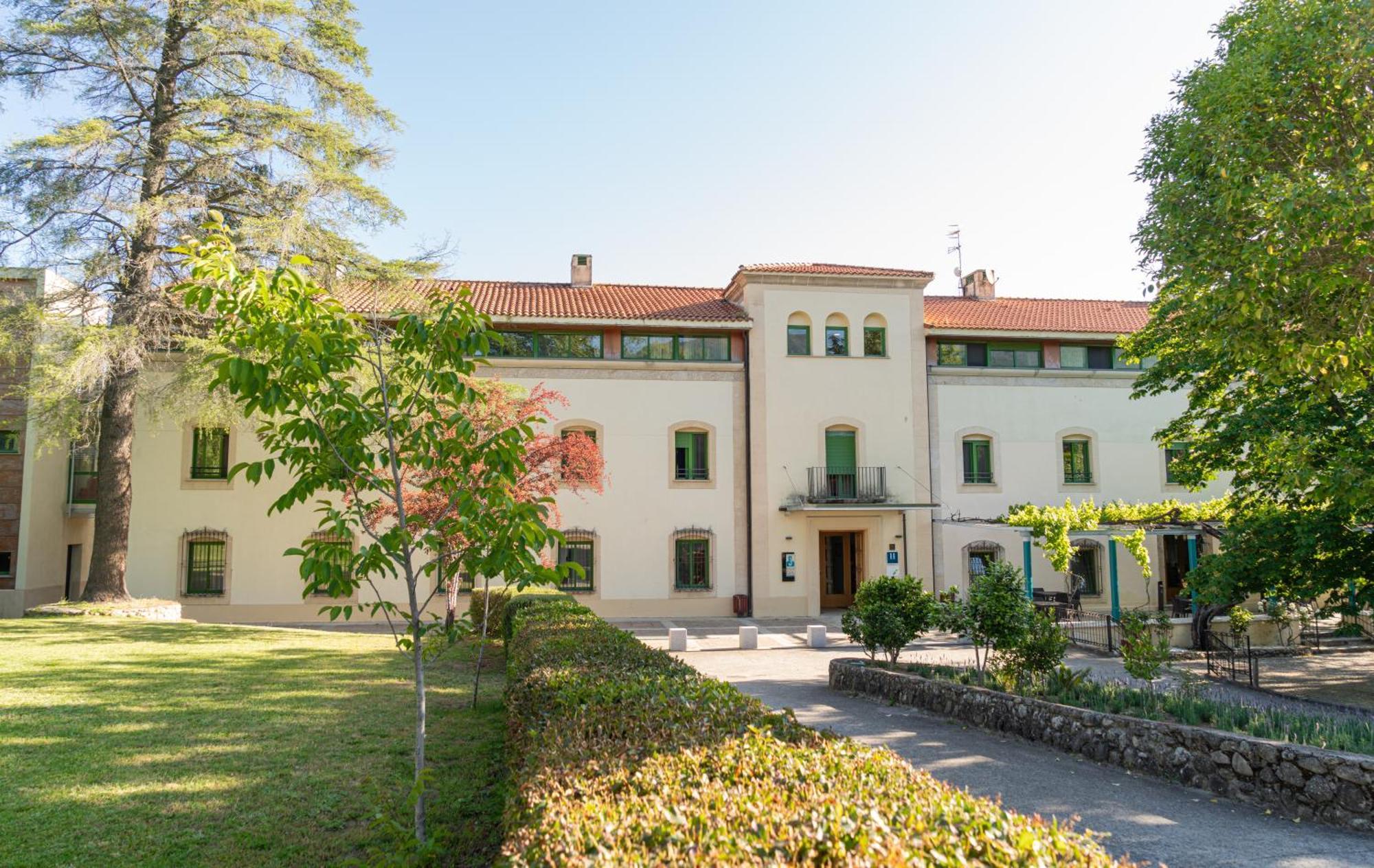 Salugral Termal Resort Hervas Bagian luar foto