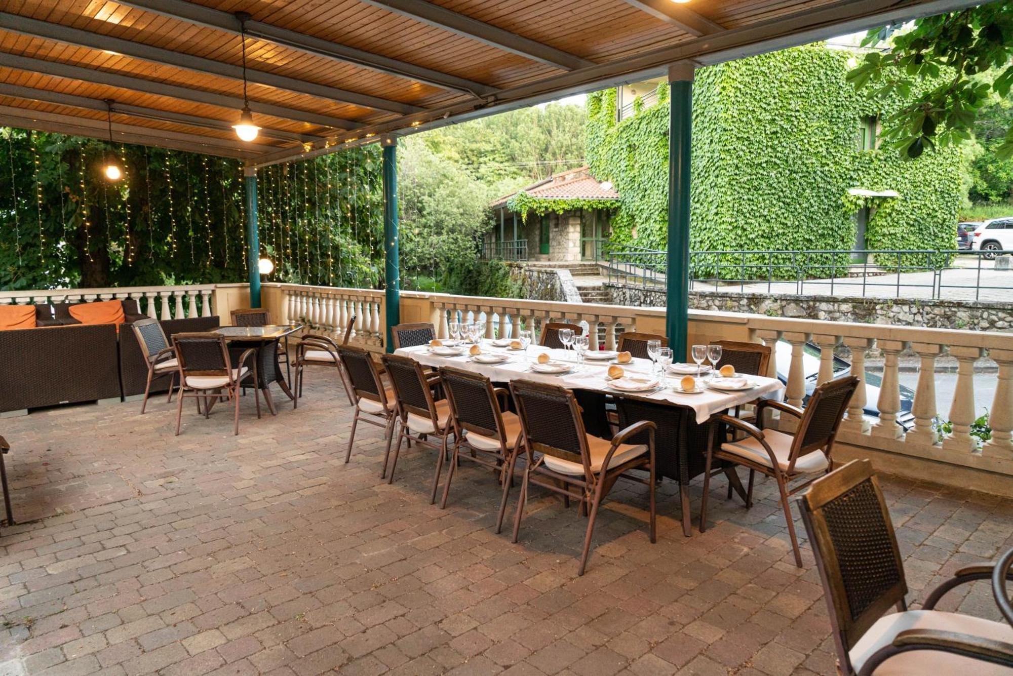 Salugral Termal Resort Hervas Bagian luar foto